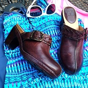 Women's Frye brown leather shoes 👞size 9
